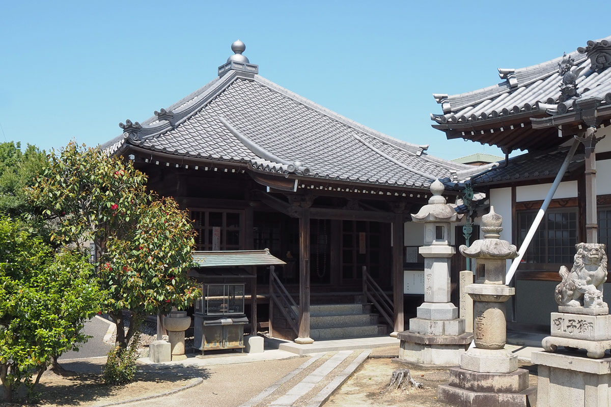 観音堂の外観写真